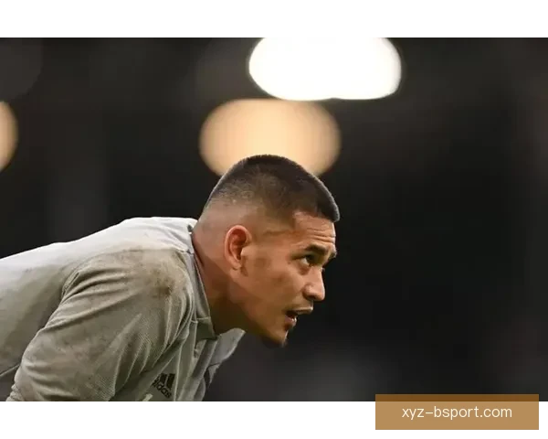 阿雷奥拉稳坐西汉姆联主力门将位置展现实力与信任