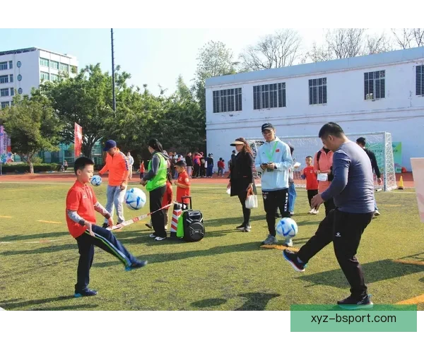 佩莱退役后偶尔参与足球推广活动积极推动青少年足球发展